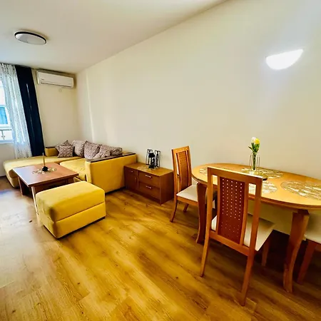 Lägenhet Vacation Daneli *