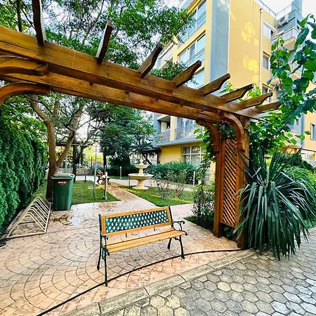 Vacation Daneli Lägenhet Slăntjev Brjag